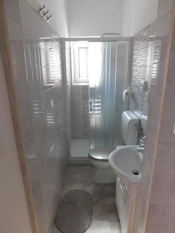 Διαμέρισμα Apartman Angela Ρόβινι