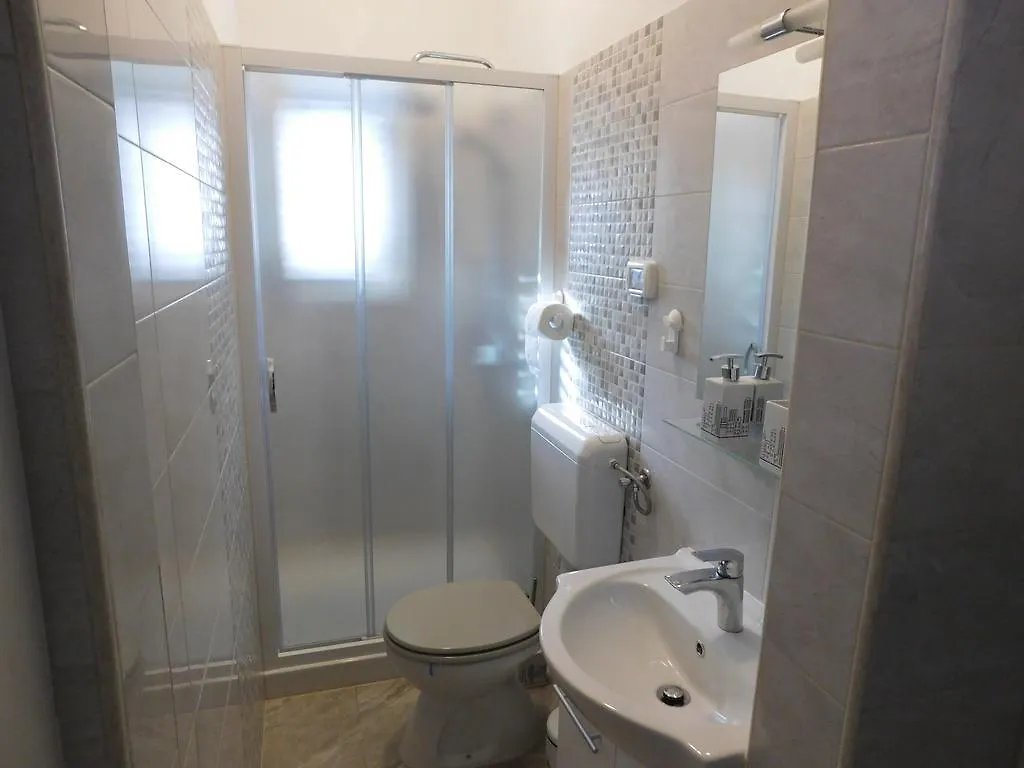 Apartman Angela Ρόβινι